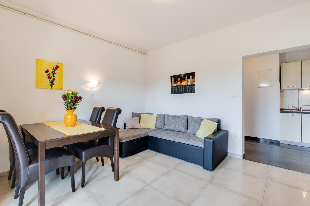 Juric Apartments-Rab Palit Exteriör bild