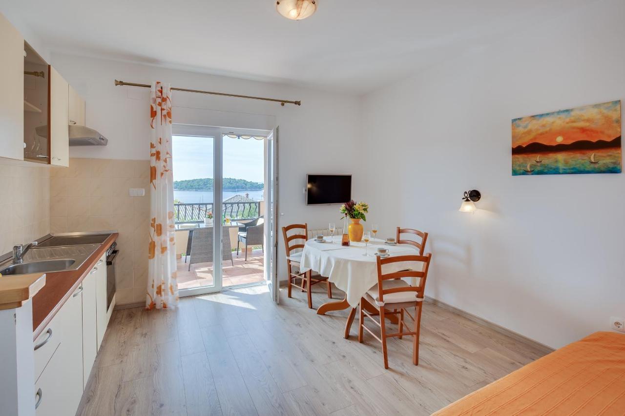 Juric Apartments-Rab Palit Exteriör bild
