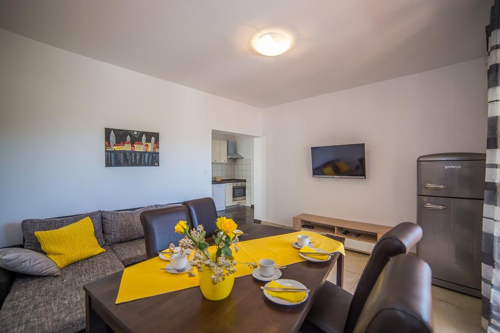 Juric Apartments-Rab Palit Exteriör bild